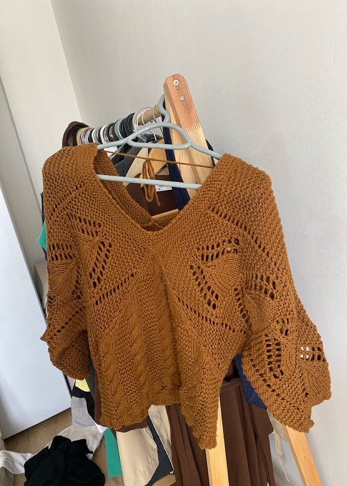 Koton kahverengi v yaka triko - Görsel 2