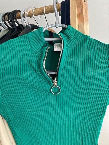 Yeşil üste oturan fermuar detaylı rahat üst - Görsel 3