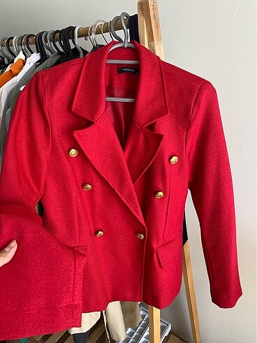 Kırmızı gold düğme detaylı kruvaze blazer ceket - Görsel 5