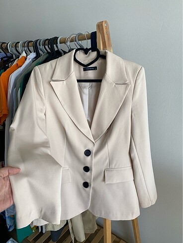 Bej siyah düğme detaylı blazer ceket - Görsel 2