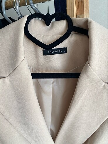 Bej siyah düğme detaylı blazer ceket - Görsel 3