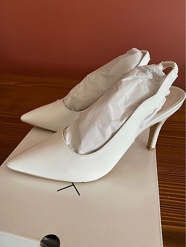 38 no Beyaz arkadan lastikli rugan stiletto - Görsel 3