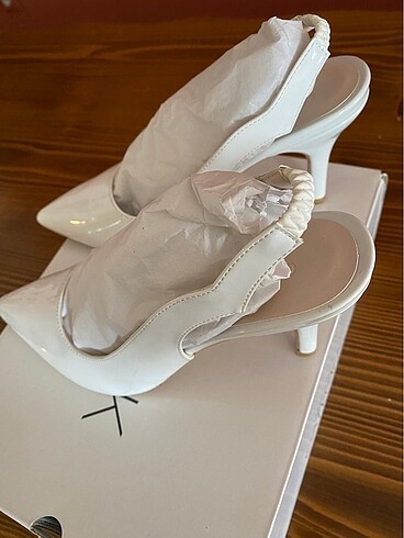 38 no Beyaz arkadan lastikli rugan stiletto - Görsel 4