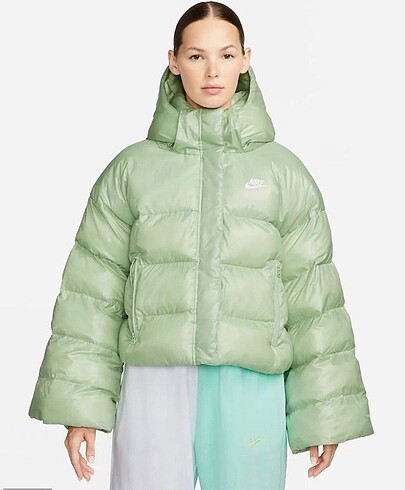 Nike mont