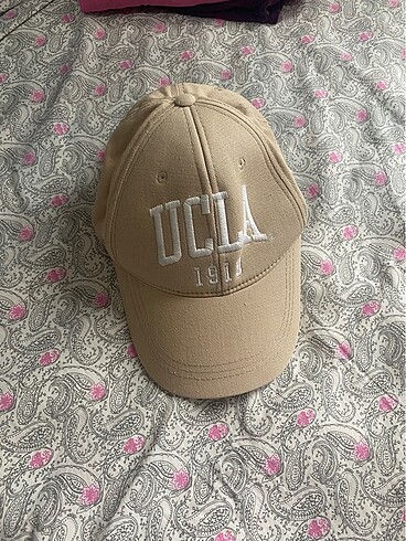 Zara ucla şapka