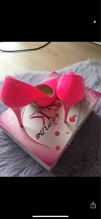 Diğer Neon stiletto