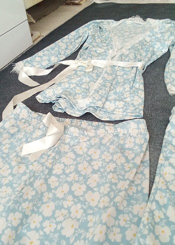 Diğer Mavi Çiçek Desenli Üçlü Kadın Pijama Takımı