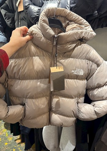 Siyah Yüksek Yakalı Kısa Mont - Görsel 7