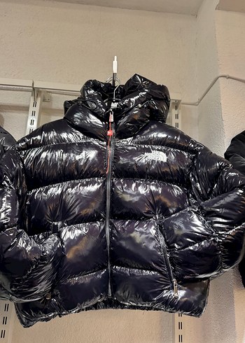 Siyah Yüksek Yakalı Kısa Mont - Görsel 8