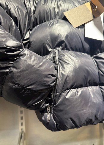 Siyah Yüksek Yakalı Kısa Mont - Görsel 4