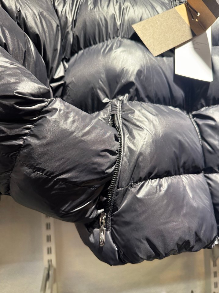 Siyah Yüksek Yakalı Kısa Mont - Görsel 4