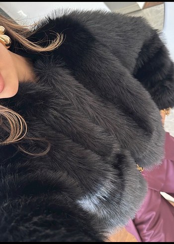 s Beden Siyah Kısa Peluş Detaylı Kadın Ceket
