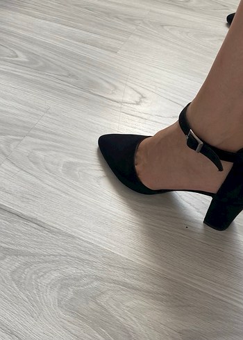 Zara Siyah Topuklu Kadın Ayakkabı