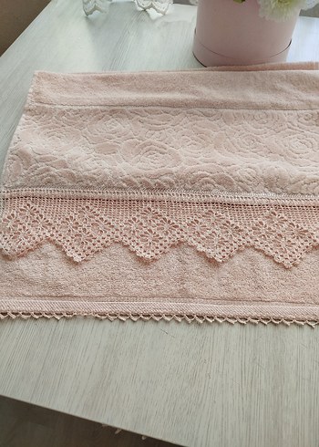 Beden pembe Renk Nurpak Pembe Havlu Dantel Detaylı