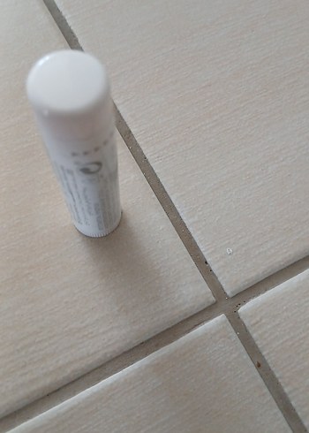 Avon Care 3'ü 1 Arada Nemlendirici Dudak Balmı - Görsel 3