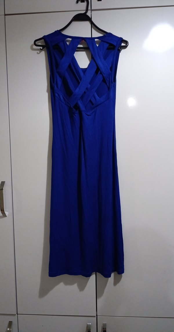 Kolsuz Sırt Detaylı Elbise - Görsel 2