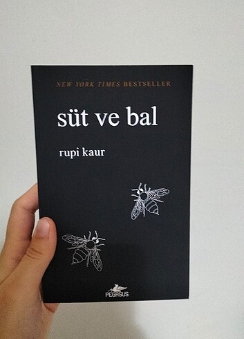 süt ve bal 
güneş veonun çiçekleri
bu beden benim evim
Rupi Kaur - Görsel 2