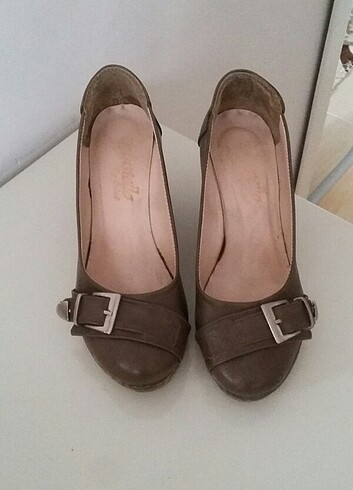 Ayakkabı dünyası Kahverengi dolgu topuk ayakkabi
