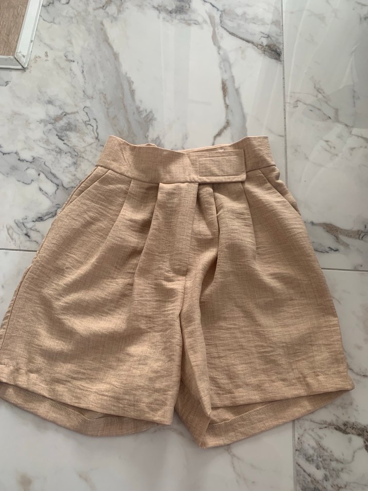 Kadın Bej Yüksek Bel Pilili Keten Şort - Görsel 2