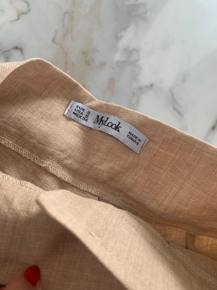 Kadın Bej Yüksek Bel Pilili Keten Şort - Görsel 3