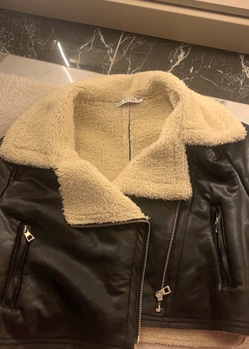 Kürk Detaylı Siyah Deri Kısa Kadın Ceket - Görsel 6
