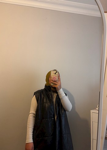 Siyah Deri Puff Yelek, Yüksek Yakalı - Görsel 4