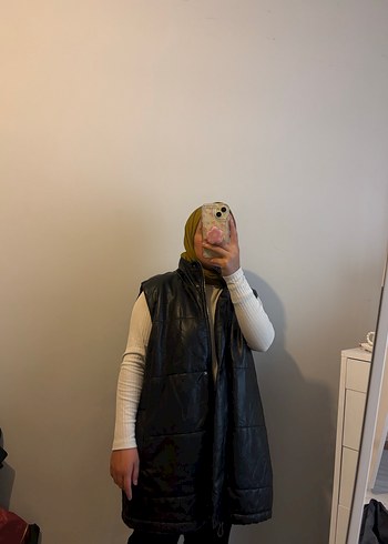 Siyah Deri Puff Yelek, Yüksek Yakalı - Görsel 3