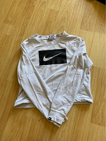 nike sweatshirt