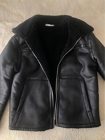 Zara Mont
