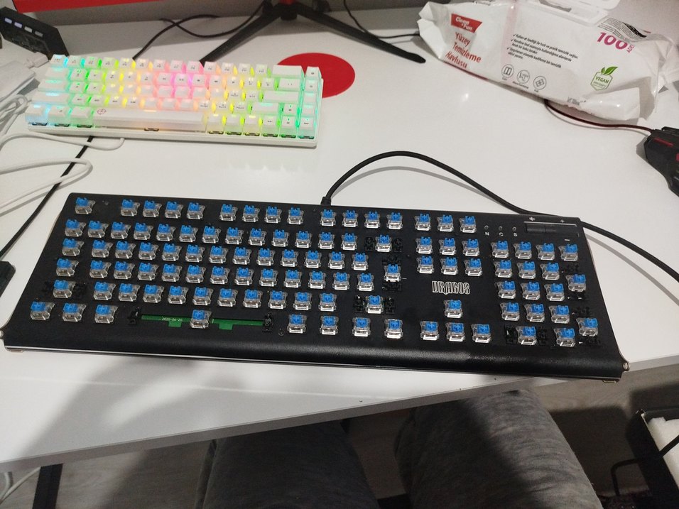 Renkli LED ışıklı mekanik klavye toplu fiyattır - Görsel 2