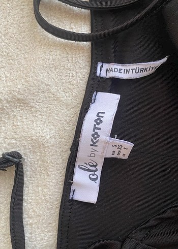 Siyah V Yaka İnce Askılı Büstiyer - Görsel 4