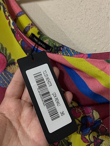 36 Beden çeşitli Renk Tek Kollu Elbise