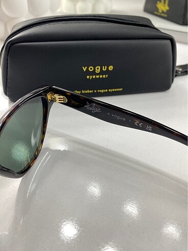 Beden VOGUE X HAİLEY GÜNEŞ GÖZLÜĞÜ