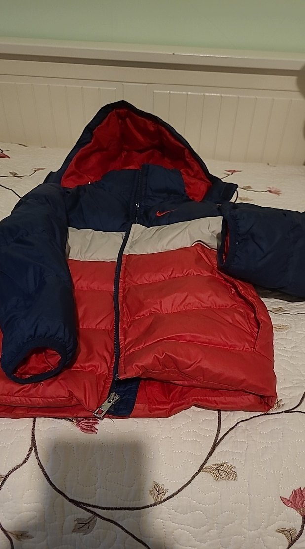 Lacivert-Kırmızı Kapüşonlu Kaztüyü dolgulu Nike Erkek Çocuk Mont - Görsel 2