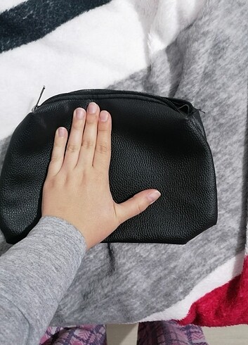  Beden siyah Renk Bagmori Siyah askılı çanta 