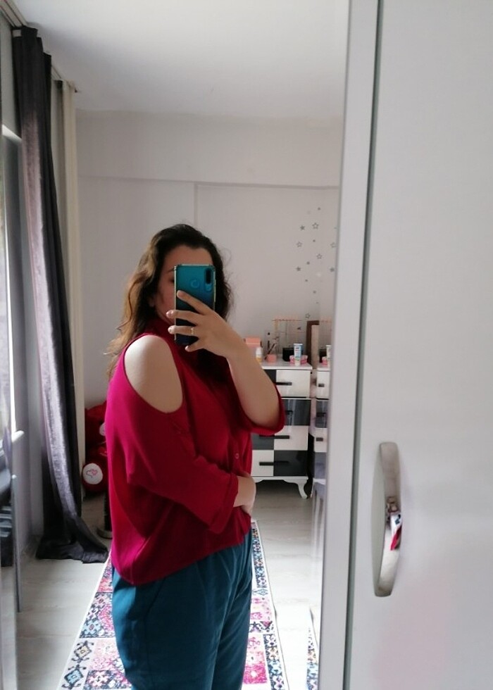 Omzu açık likralı gömlek - Görsel 3