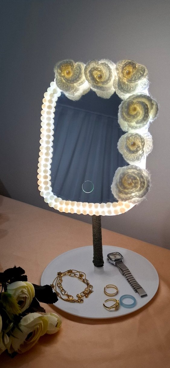 Beyaz Çiçekli Işıklı Masa Aynası - Görsel 4