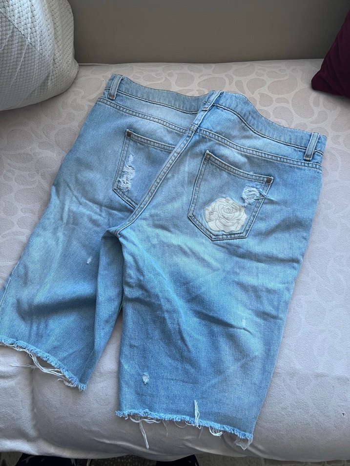 Nakışlı gül Detaylı Mavi Midi Denim Şort ipekyol uzun - Görsel 3