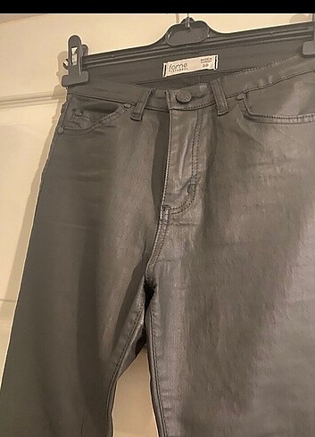 30 Beden Mum deri görünümlü siyah pantolon