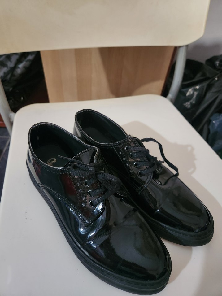 Bambi kadın Parlak Siyah Rugan Klasik Ayakkabı - Görsel 2