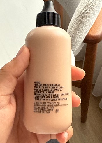MAC Studio Yüz ve Vücut Fondöten 120 ml - Görsel 3
