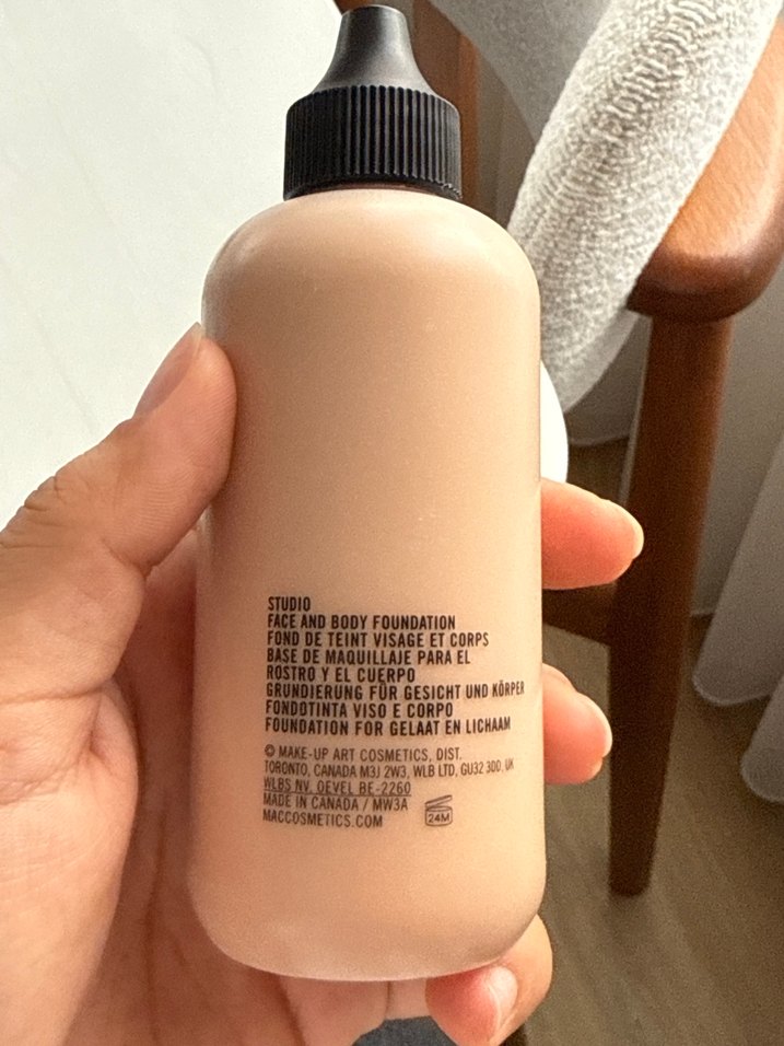 MAC Studio Yüz ve Vücut Fondöten 120 ml - Görsel 3