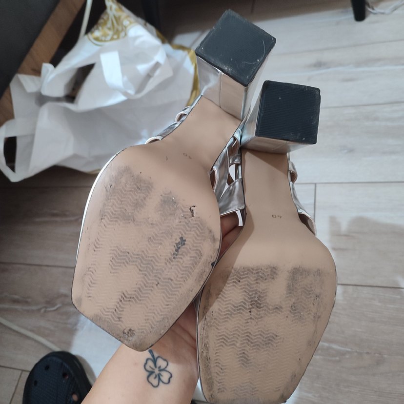 Gri Metal Tokalı Platform Topuklu Kadın Ayakkabı - Görsel 3