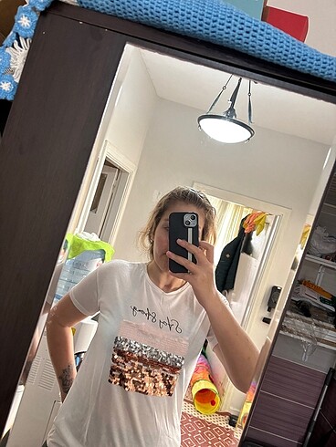 Beyaz tshirt