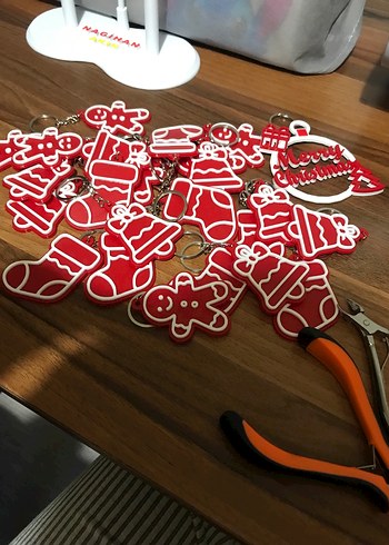 Kırmızı Noel Temalı Anahtarlık Seti 3lü - Görsel 3