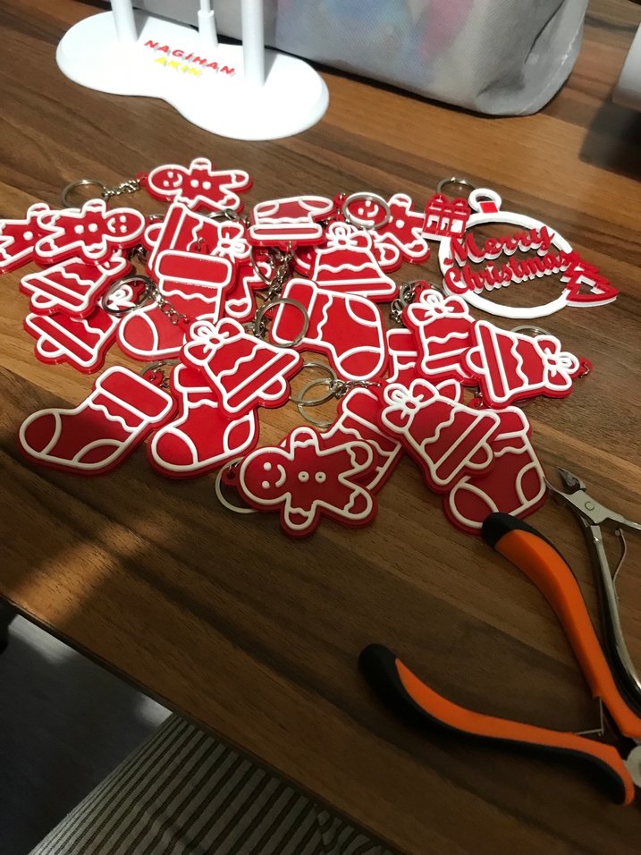 Kırmızı Noel Temalı Anahtarlık Seti 3lü - Görsel 3