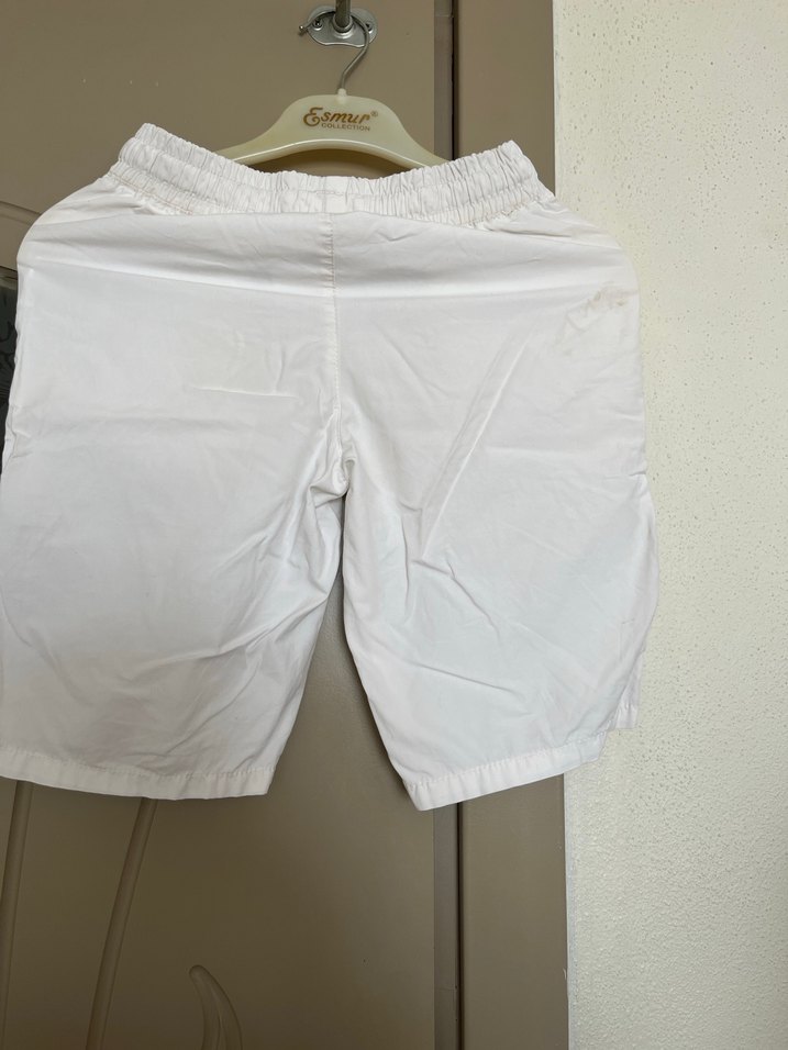 Erkek Beyaz Pamuklu Rahat Kesim Şort - Görsel 2