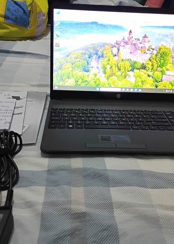 HP 250 G8 NOTEBOOK YENİ GİBİ