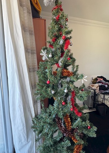 Kırmızı Parlak Yılbaşı Ağacı - Görsel 3