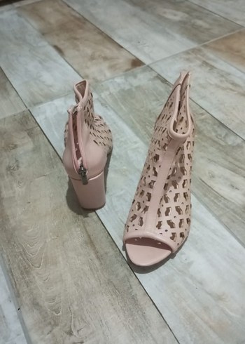 Bej Minimalist Blok Topuklu Kadın Abiye Ayakkabı - Görsel 9